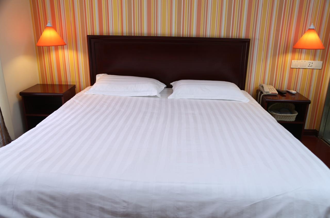 Pai Hotel Yuxi Tonghai Buitenkant foto